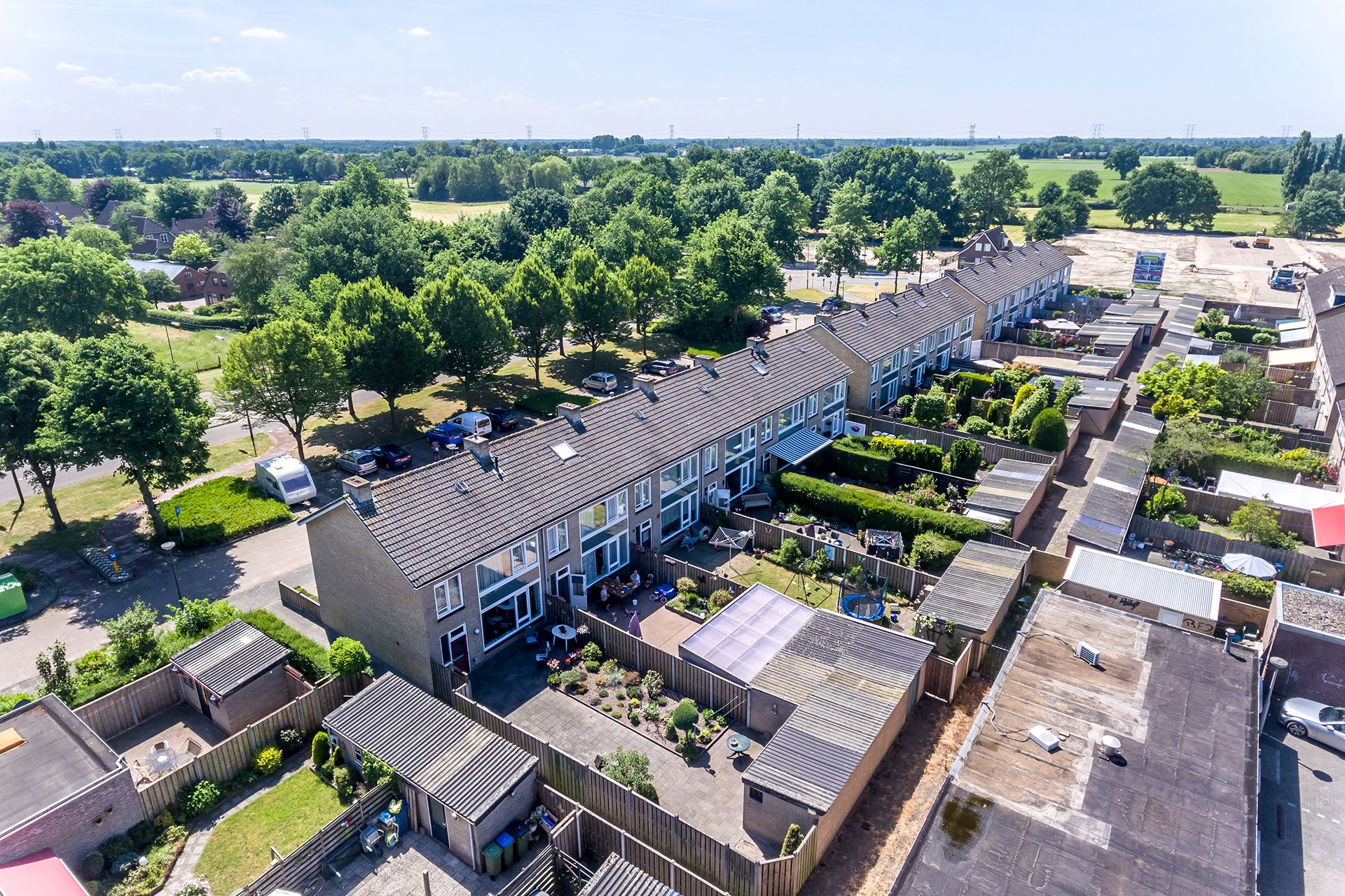 Foto van nieuwe eengezinswoningen in een rustige straat in Kaatsheuvel